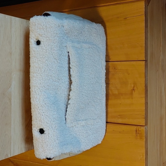 🍁NWOT Quilted Taupe & Sherpa handbag - Picture 3 of 12